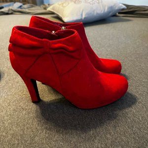 Beautiful red booties  size 7